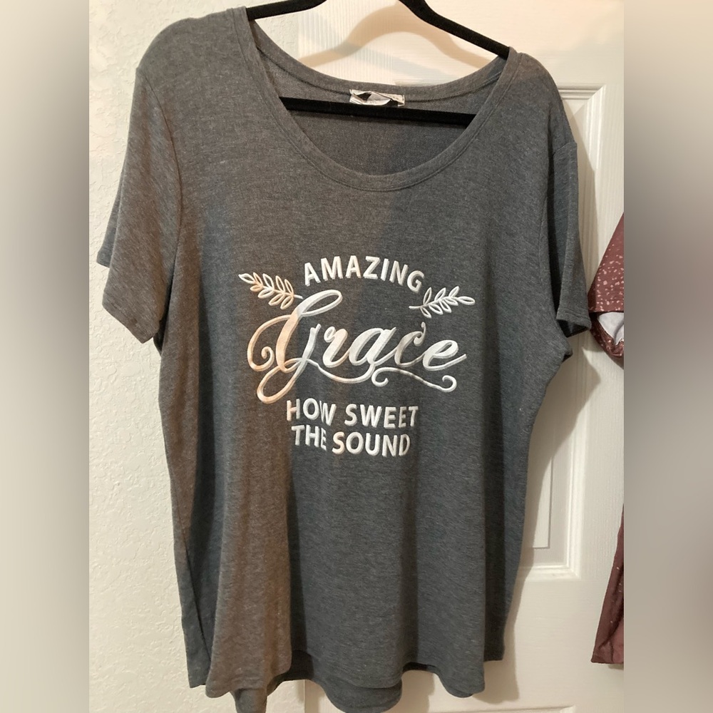 Like new Stitch Wurks “Amazing Grace How Sweet The Sound” soft T-shirt